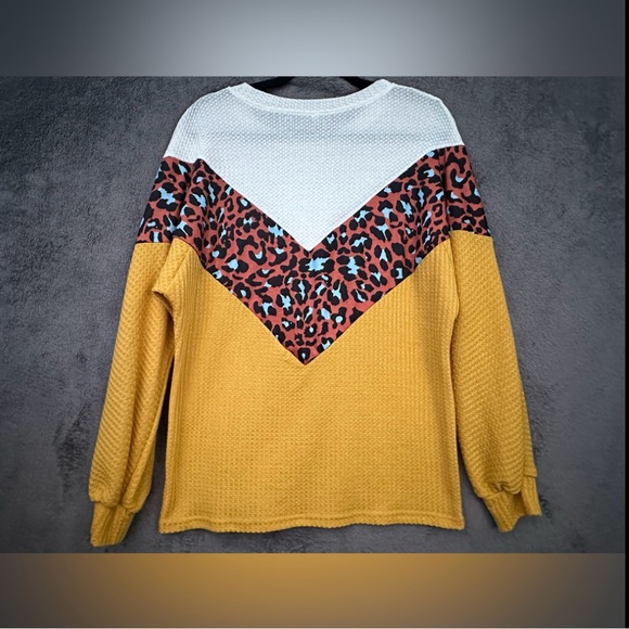 Sweater Top Shirt Woman’s Size M Yellow White Long Sleeve Knit Soft Boho Fall - Picture 9 of 11